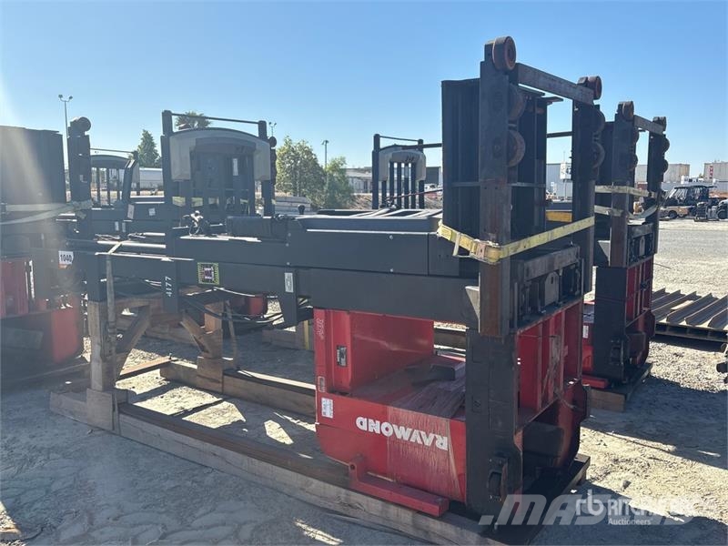 Raymond 1125 lb Order Picker Електронавантажувачі