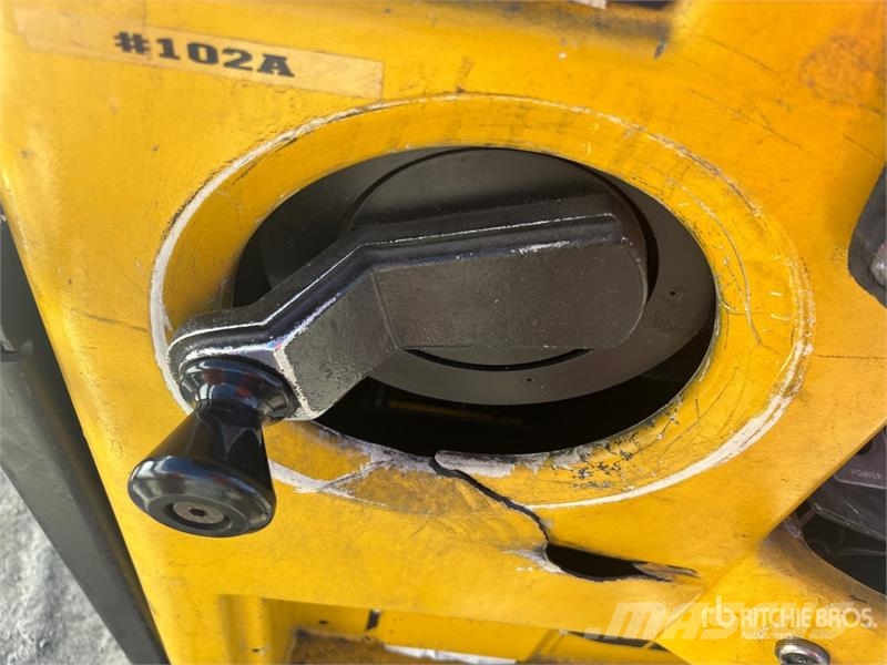 Raymond 152-0PC30TT 3000 lb Order Picker معدات الرفع متوسط المستوى