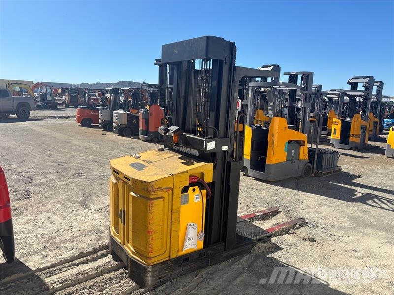 Raymond 152-0PC30TT 3000 lb Order Picker معدات الرفع متوسط المستوى