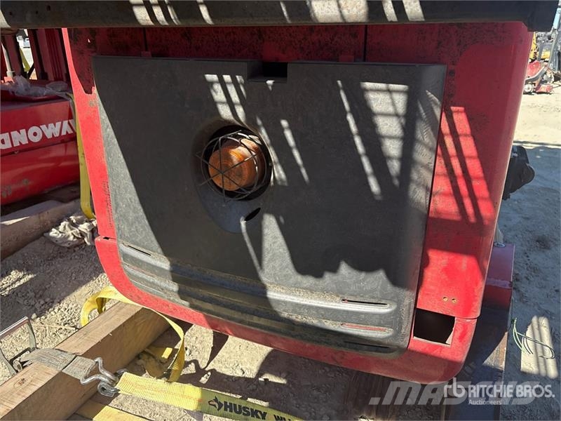 Raymond 560-OPC30TT 1125 lb Order Picker Préparateur de commande moyenne levée