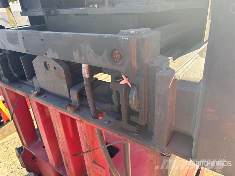 Raymond 560-OPC30TT 1125 lb Order Picker Préparateur de commande moyenne levée