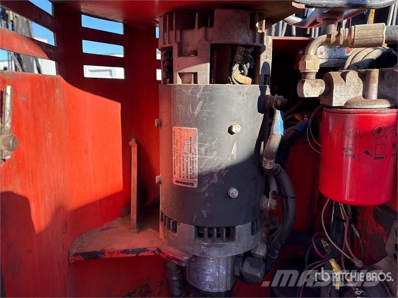 Raymond RA30TT 3000 lb Electric Forklift (Inoperable) Elektriniai šakiniai krautuvai