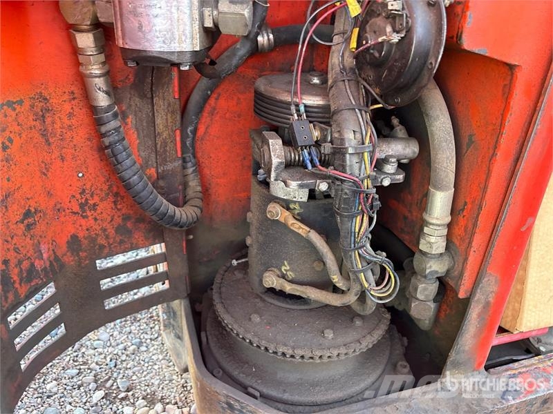 Raymond RA30TT 3000 lb Electric Forklift (Inoperable) Elektriniai šakiniai krautuvai
