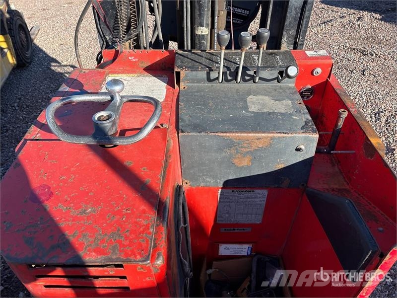 Raymond RA30TT 3000 lb Electric Forklift (Inoperable) Elektriniai šakiniai krautuvai