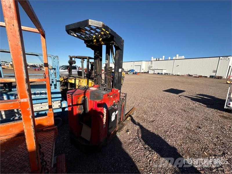Raymond RA30TT 3000 lb Electric Forklift (Inoperable) Elektriniai šakiniai krautuvai