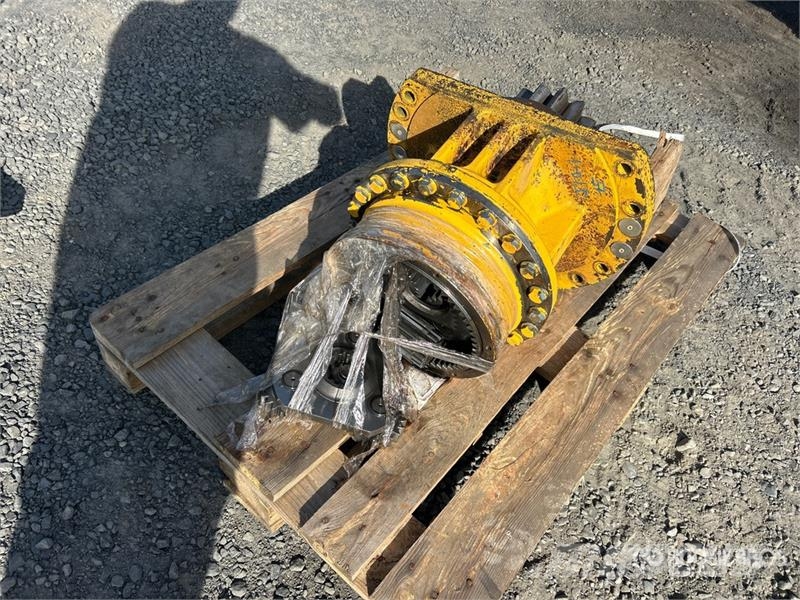  Re-built Swing Motor - Fits Komatsu 240 مكونات أخرى