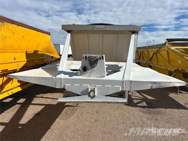 Red River 42 ft Tri/A Belly Dump Trailer Remorque benne