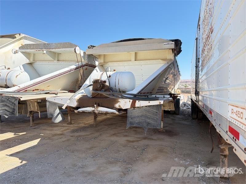 Red River LB339 44 ft Tri/A Live Bottom Trailer Poluprikolice sa pokretnim podom