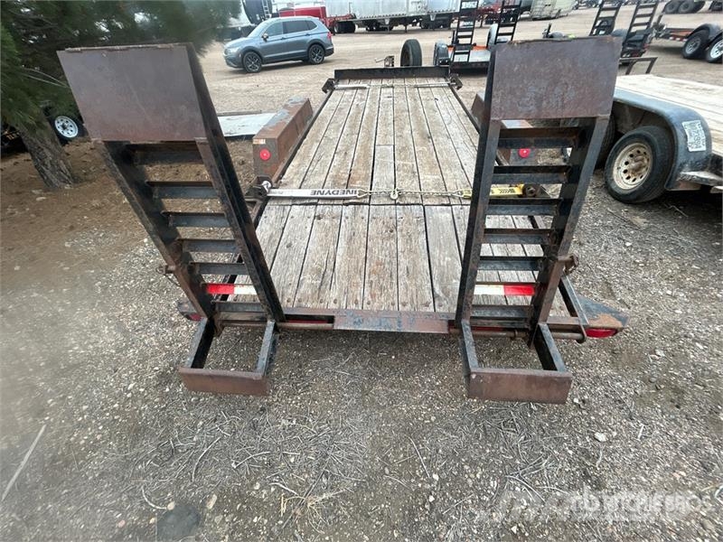  Redi-Haul 17 ft T/A Equipment Trailer Remolques para transporte de vehículos