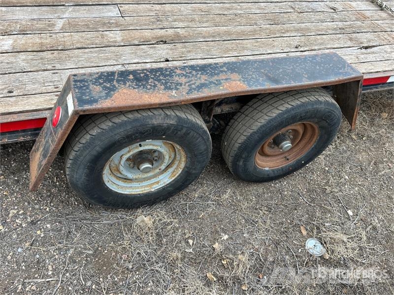  Redi-Haul 17 ft T/A Equipment Trailer Remolques para transporte de vehículos