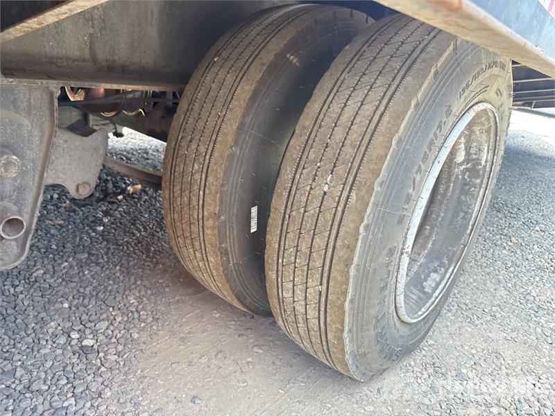 Redi-Haul 30 ft Tri/A Equipment Trailer Rimorchio per il trasporto di veicoli