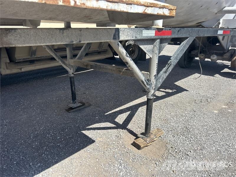 Reliance 32 ft T/A End Dump Trailer Tipphengere