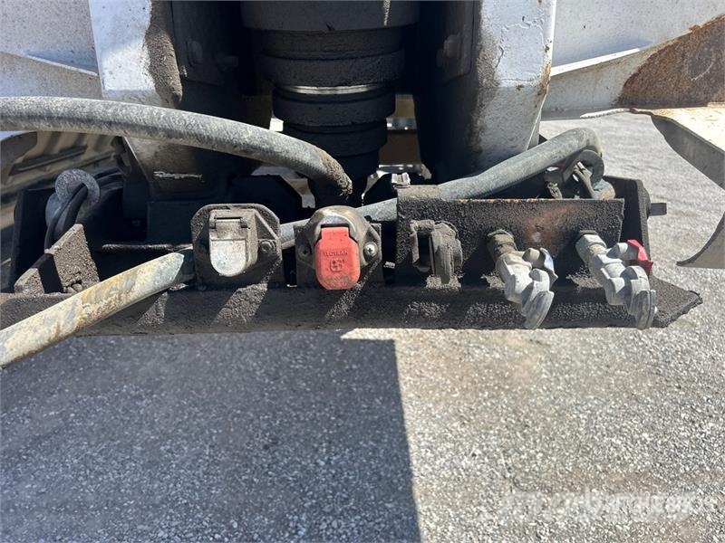 Reliance 32 ft T/A End Dump Trailer Tipphengere