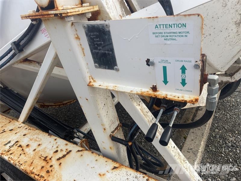 Right Mfg Systems 2DH-3 3 cyd Portable Concrete Mi Betoonisegistid