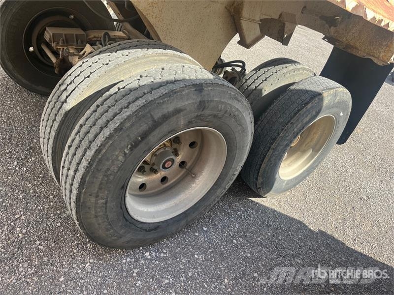 RNCO 30 ft T/A End Dump Trailer مقطورات قلابة