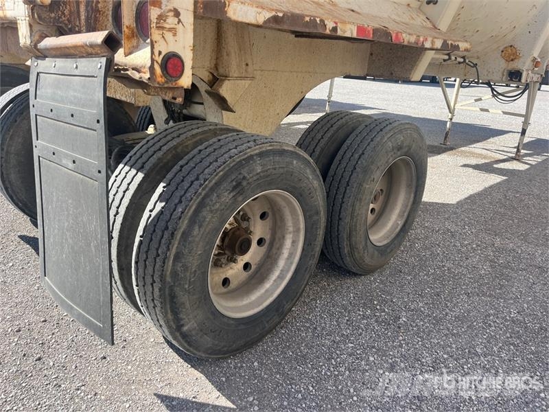  RNCO 30 ft T/A End Dump Trailer مقطورات قلابة