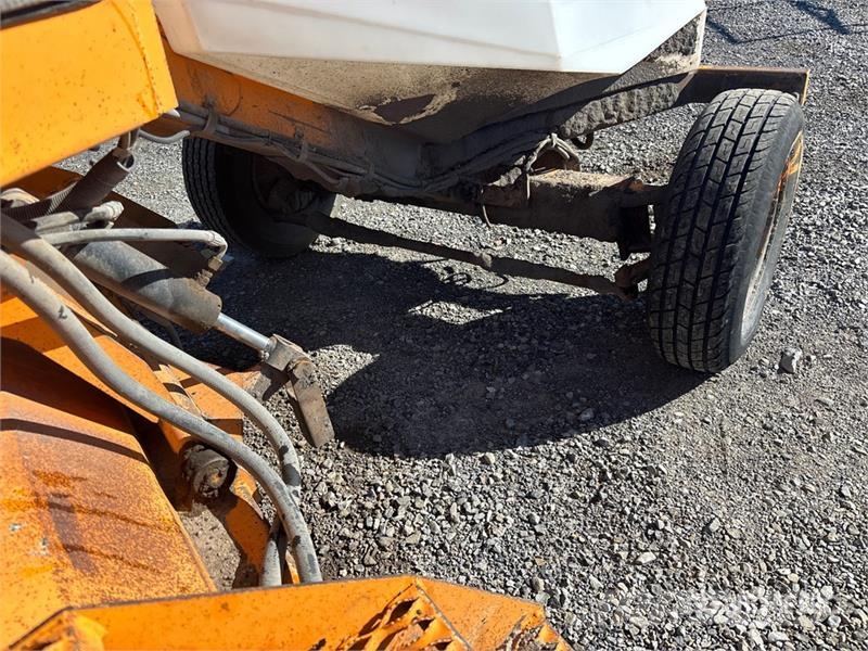 Rosco 4880 Sweepers