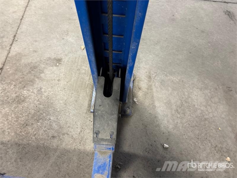 Rotary ARO14N101Y 4 Post 14000 lb Vehicle Lift Gradbeništvo - drugo