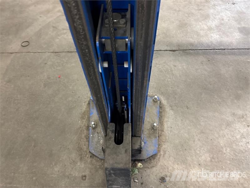 Rotary ARO14N101Y 4 Post 14000 lb Vehicle Lift Gradbeništvo - drugo
