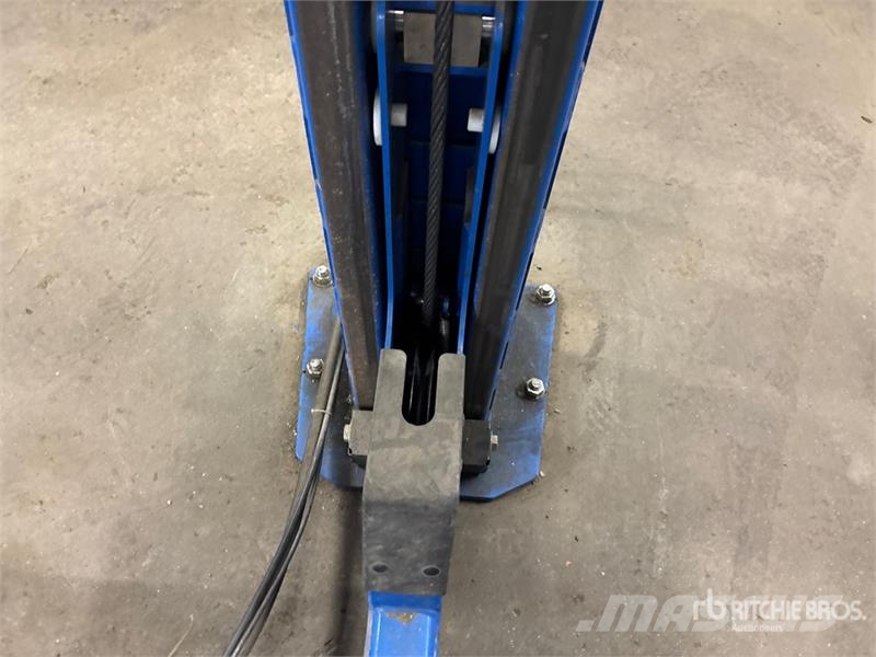 Rotary ARO14N101Y 4 Post 14000 lb Vehicle Lift Gradbeništvo - drugo
