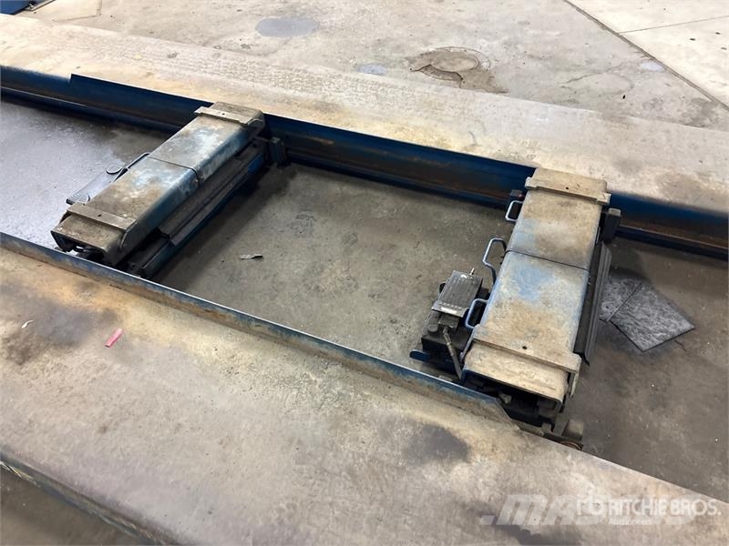  Rotary SM180 4 Post 18000 lb Vehicle Lift Építőipar - Egyebek
