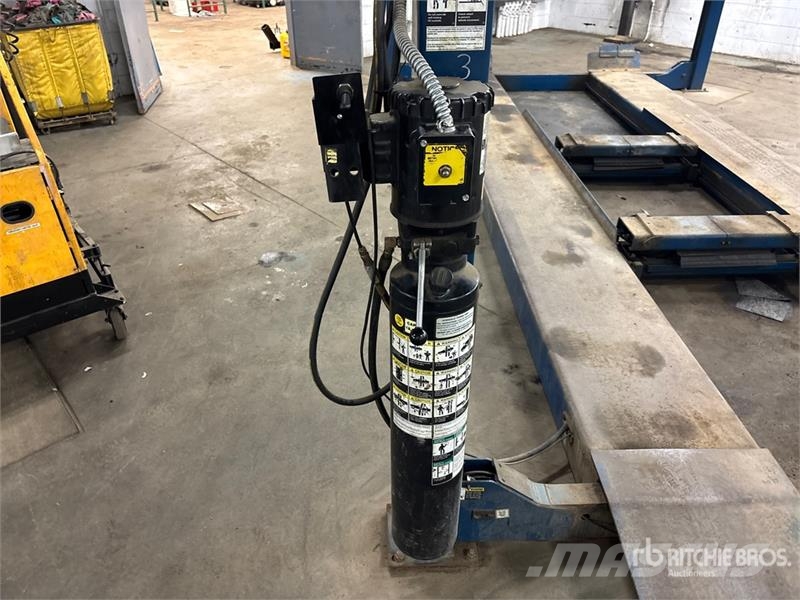  Rotary SM180 4 Post 18000 lb Vehicle Lift Építőipar - Egyebek