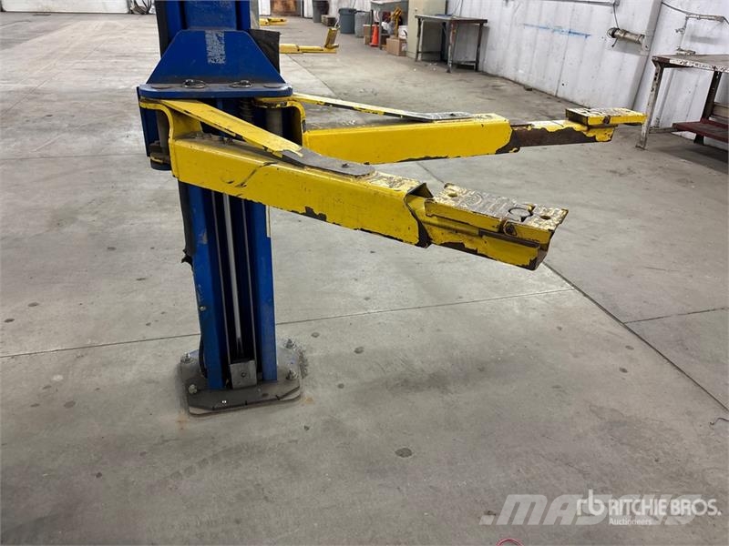  Rotary SPO10N700 2 Post 10000 lb Vehicle Lift معدات البناء - غير ذلك