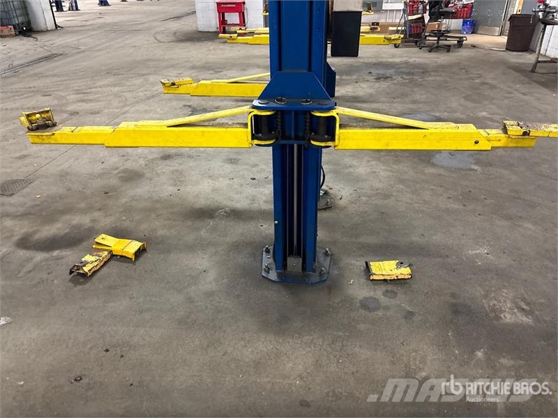 Rotary SPO10N700 2 Post 10000 lb Vehicle Lift Építőipar - Egyebek
