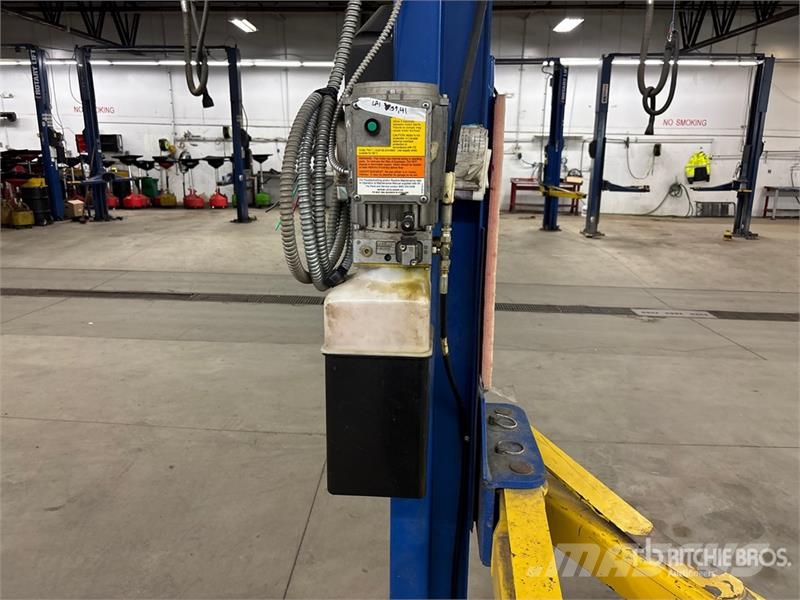  Rotary SPO10N700 2 Post 10000 lb Vehicle Lift معدات البناء - غير ذلك