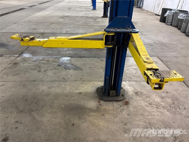 Rotary SPO10N700 2 Post 10000 lb Vehicle Lift معدات البناء - غير ذلك