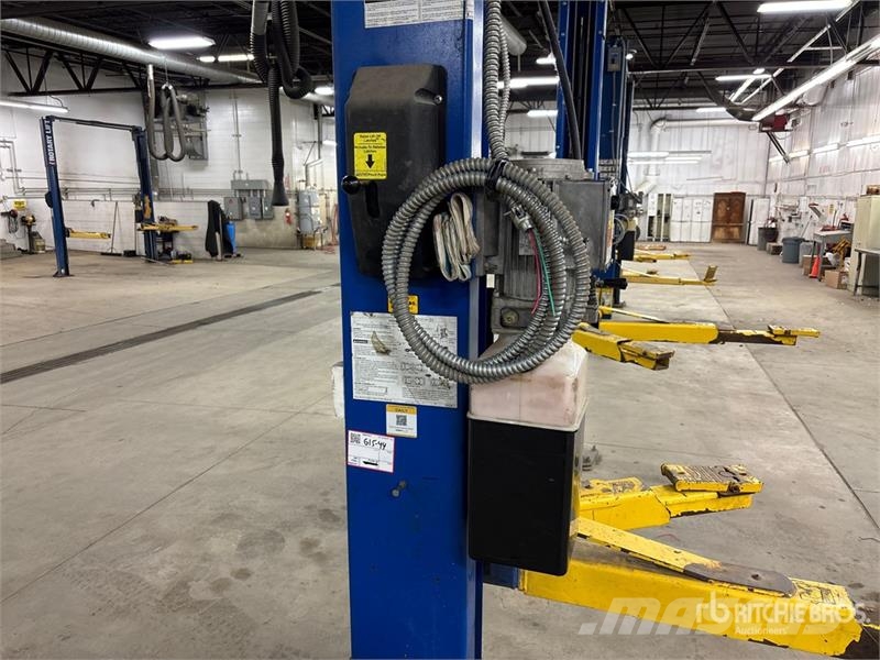  Rotary SPO10N700 2 Post 10000 lb Vehicle Lift معدات البناء - غير ذلك