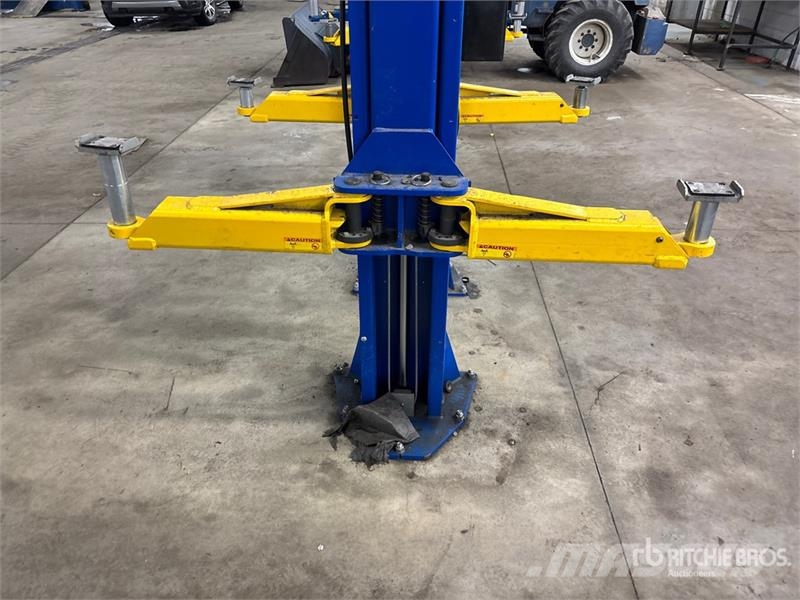  Rotary SPO12N10T5 2 Post 12000 lb Vehicle Lift Stavebnictví - ostatní
