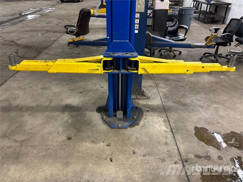 Rotary SPO12N7T5 2 Post 12000 lb Vehicle Lift Építőipar - Egyebek