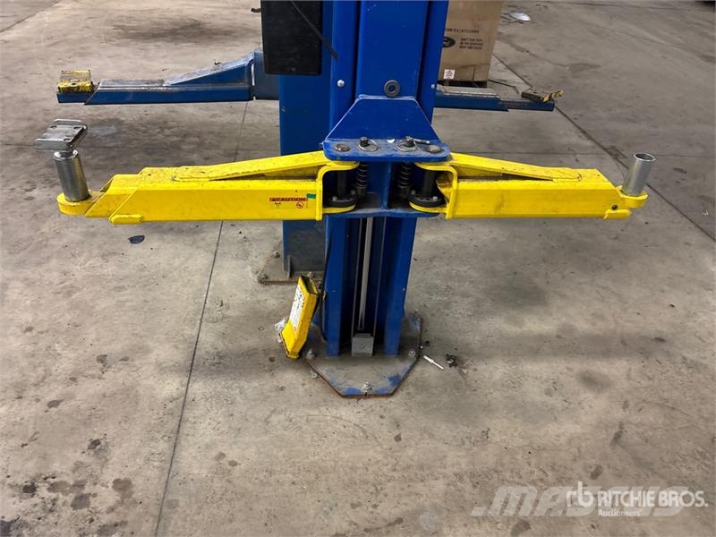 Rotary SPO12N7T5 2 Post 12000 lb Vehicle Lift Építőipar - Egyebek