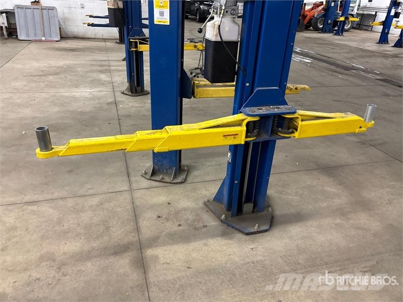 Rotary SPO12N7T5 2 Post 12000 lb Vehicle Lift Építőipar - Egyebek