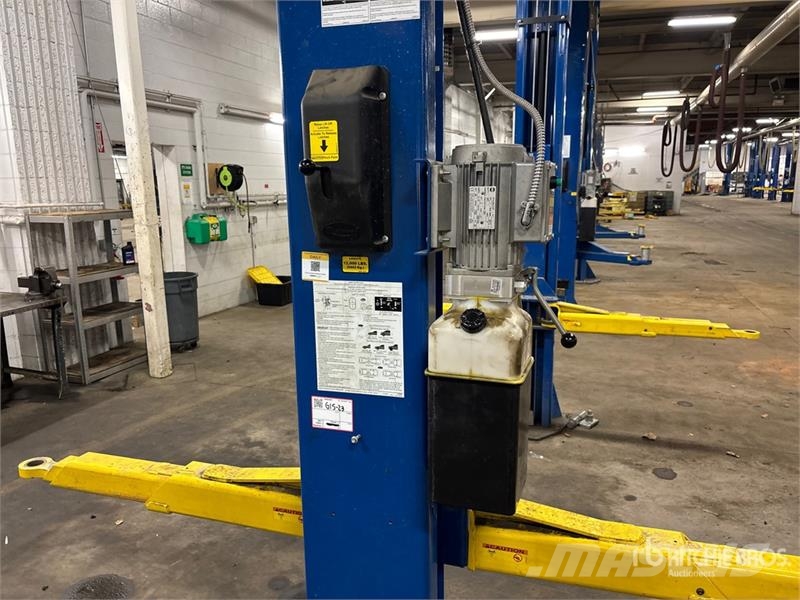 Rotary SPO12N7T5 2 Post 12000 lb Vehicle Lift Építőipar - Egyebek