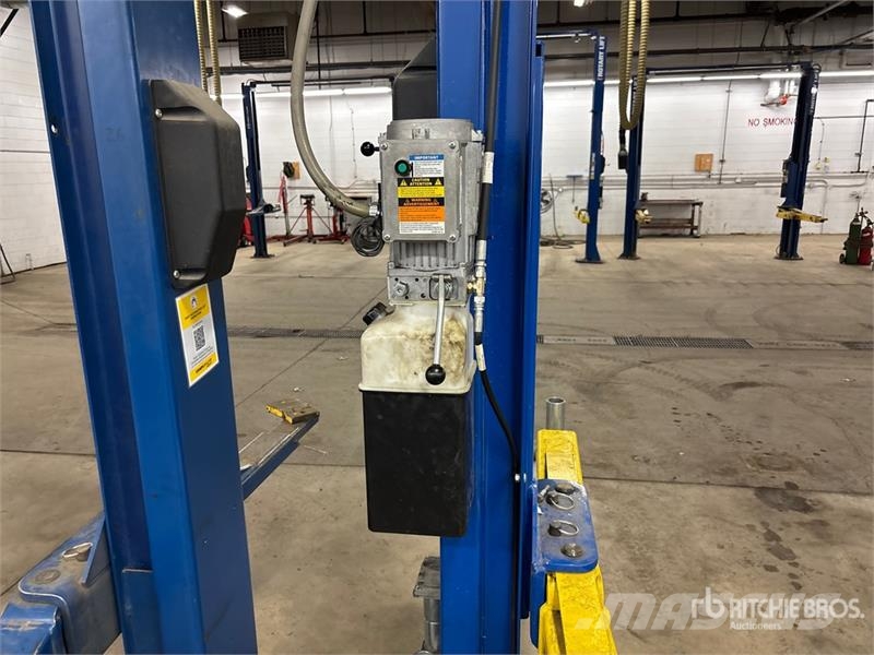 Rotary SPO12N7T5 2 Post 12000 lb Vehicle Lift Építőipar - Egyebek