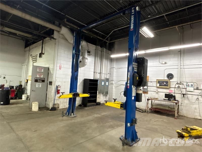  Rotary SPO12U7T5 2 Post 12000 lb Vehicle Lift معدات البناء - غير ذلك