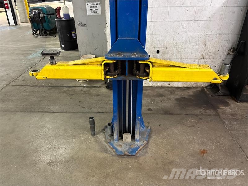  Rotary SPO12U7T5 2 Post 12000 lb Vehicle Lift معدات البناء - غير ذلك