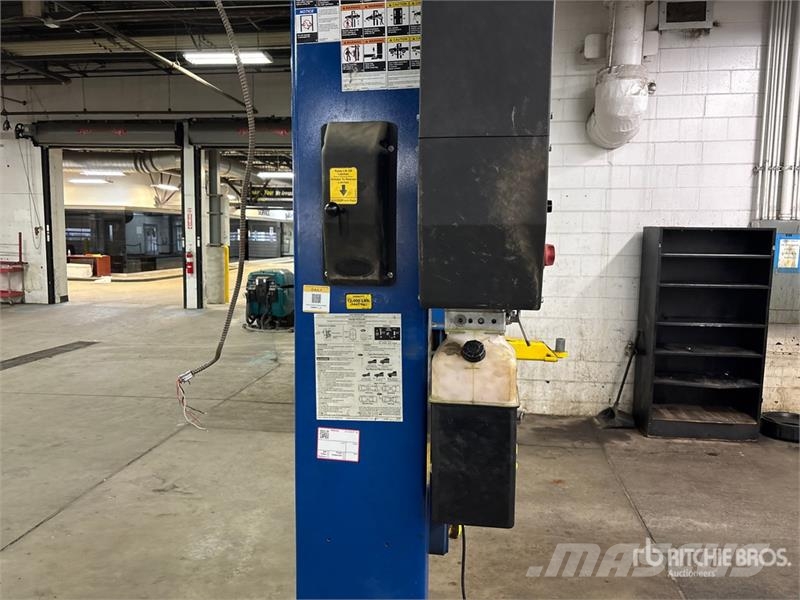  Rotary SPO12U7T5 2 Post 12000 lb Vehicle Lift معدات البناء - غير ذلك