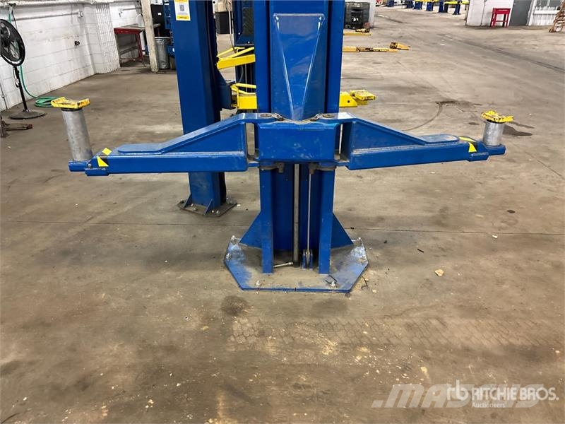  Rotary SPO15N310 2 Post 15000 lb Vehicle Lift Construcción - Otros