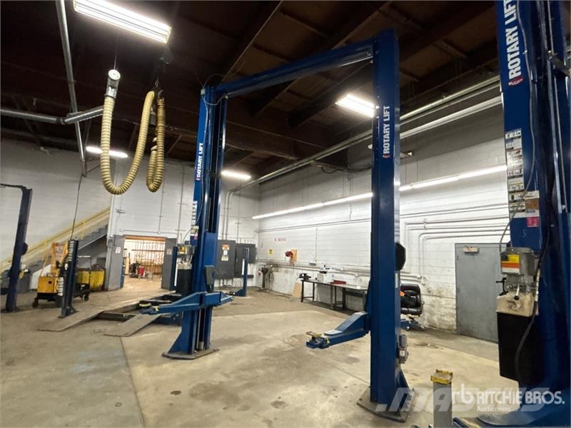  Rotary SPO18N310 2 Post 18000 lb Vehicle Lift Gradbeništvo - drugo