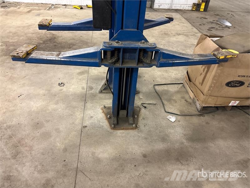  Rotary SPO9-100 2 Post 9000 lb Vehicle Lift Építőipar - Egyebek