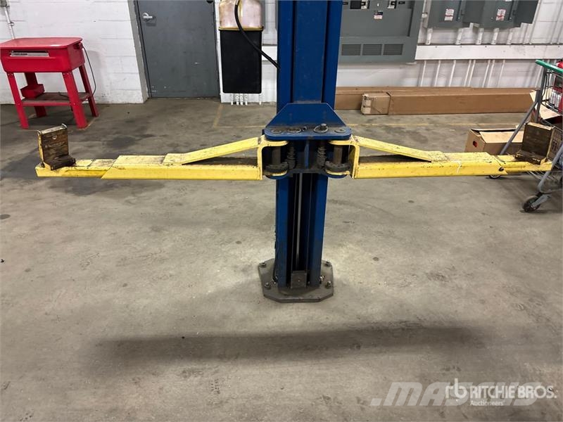 Rotary SPO9-200 2 Post 9000 lb Vehicle Lift Gradbeništvo - drugo