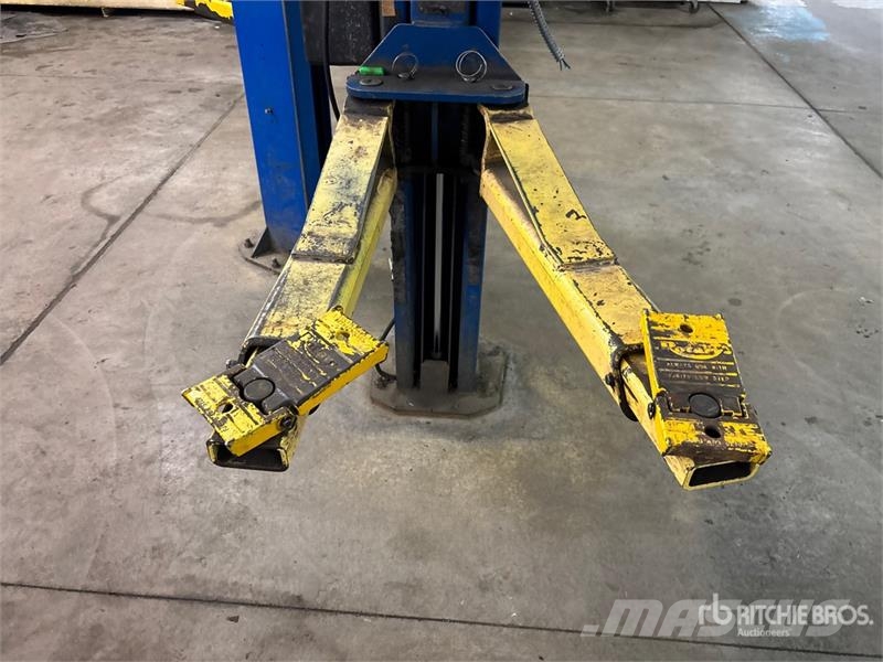  Rotary SPO9-200 2 Post 9000 lb Vehicle Lift معدات البناء - غير ذلك
