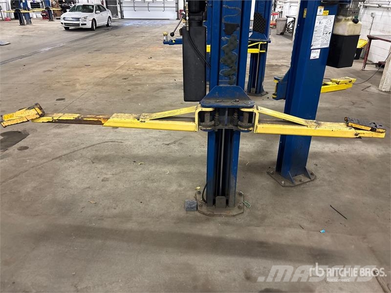  Rotary SPO9-200 2 Post 9000 lb Vehicle Lift Construcción - Otros