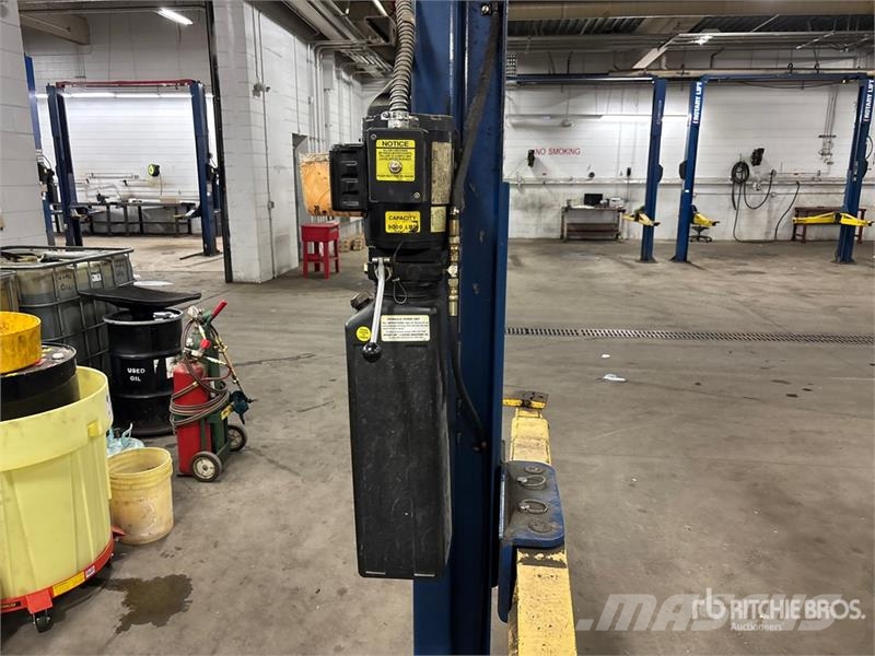  Rotary SPO9-200 2 Post 9000 lb Vehicle Lift Construcción - Otros