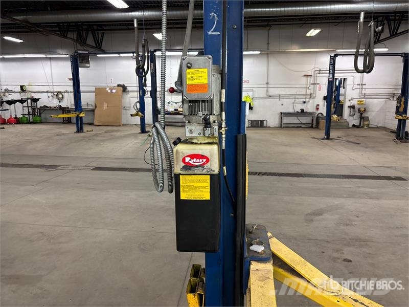  Rotary SPO9-200 2 Post 9000 lb Vehicle Lift معدات البناء - غير ذلك