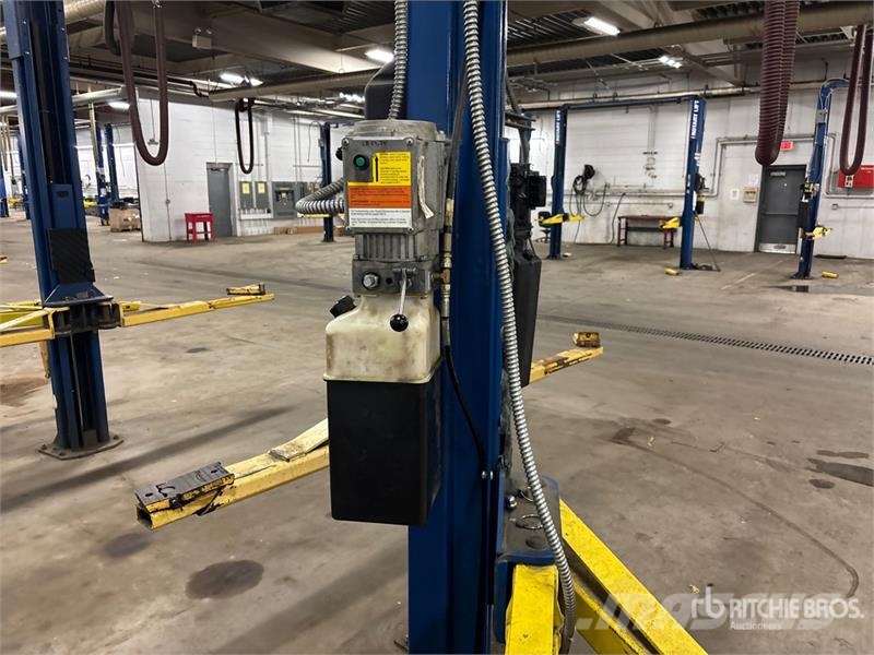  Rotary SPOA10N700 2 Post 10000 lb Vehicle Lift Construcción - Otros