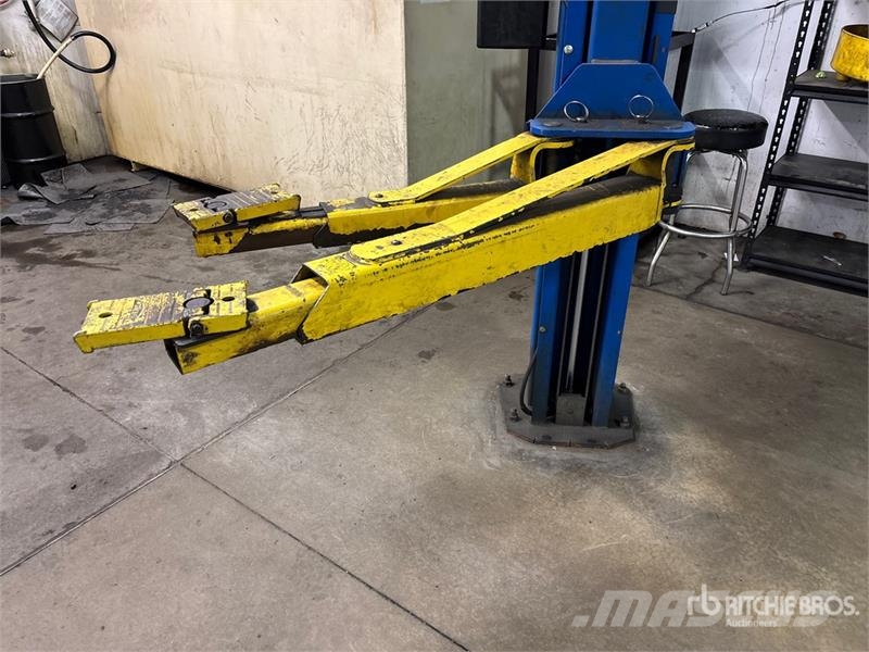  Rotary SPOA10N700 2 Post 10000 lb Vehicle Lift معدات البناء - غير ذلك